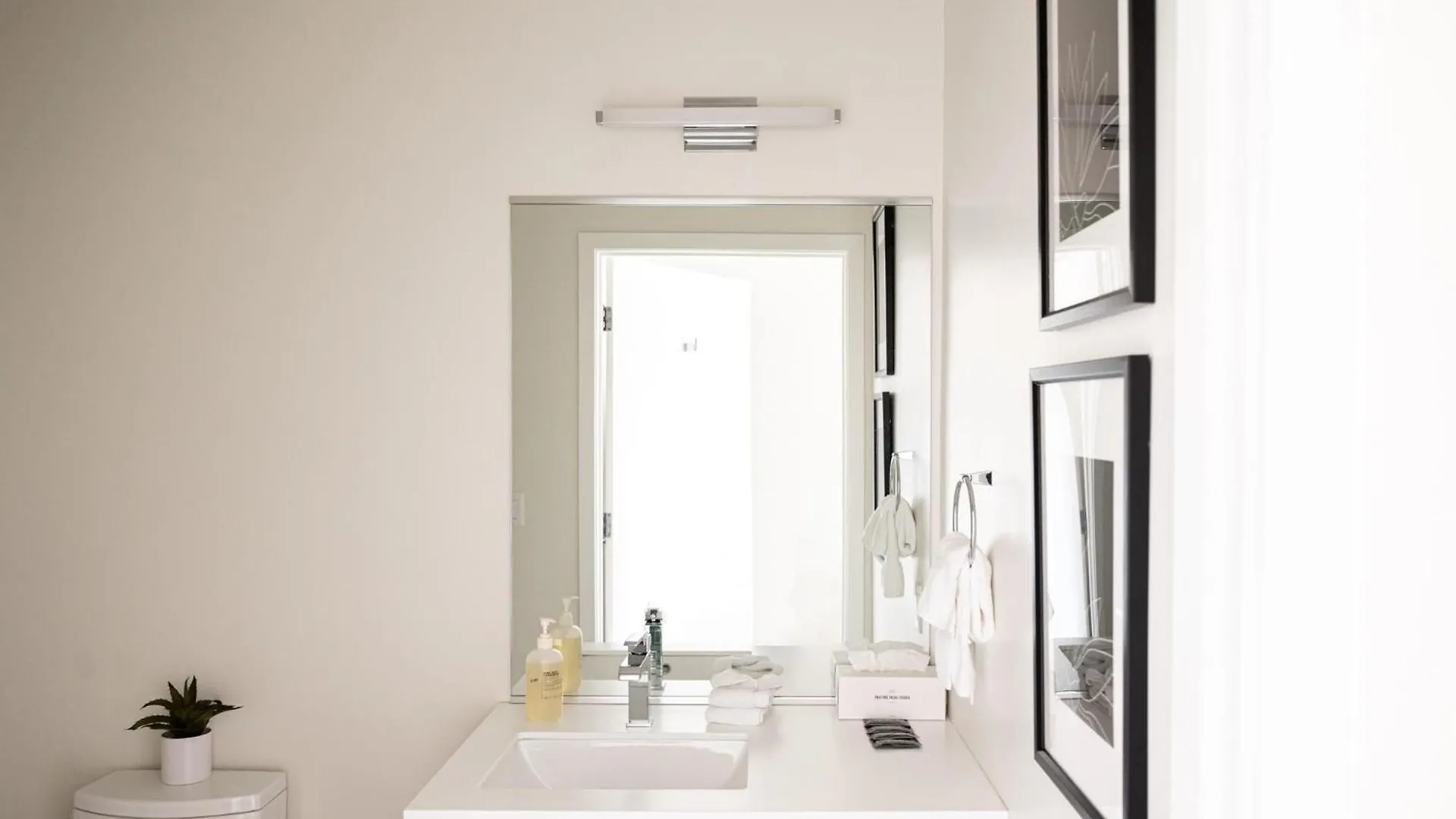 덴버 Art-Inspired Loft With Mountain View - Zuni Lofts 빌라 펜션
